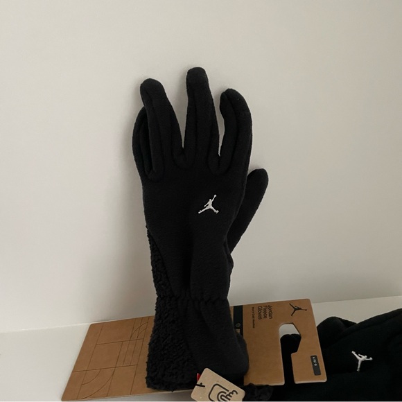Nike Jordan Polartec Fleece Winter Gloves Men's Large Black/White New With Tags - Picture 2 of 6